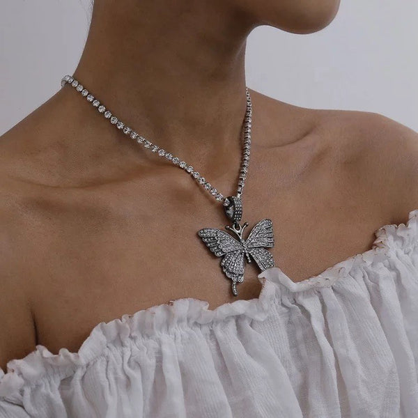 butterfly necklace (silver and black)
